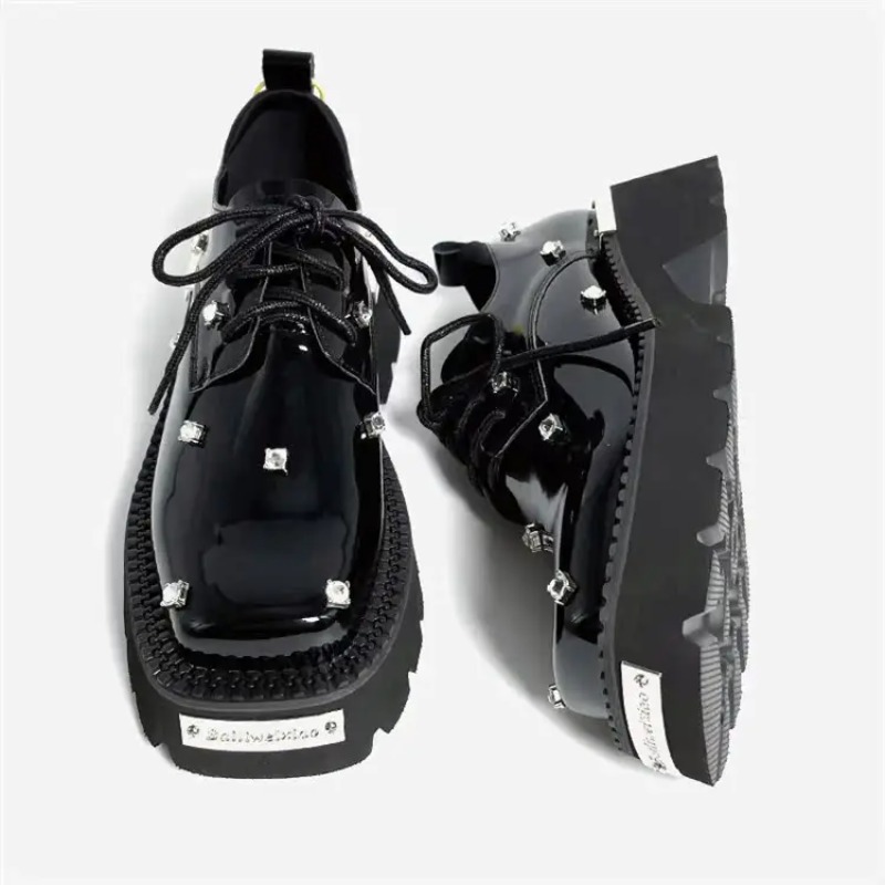 Women'S Fashion Trends Summer 2025 - Mocassins à plateforme en cristal pour