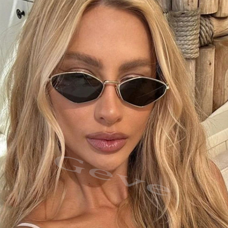 Women'S Fashion Trends Summer 2025 - Petites lunettes de soleil polygonales à